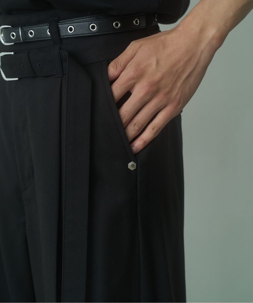 PHILTHEORY（フィルセオリー）の「Double belt slacks / ダブルベルトスラックス（スラックス・メンズ・グリーン/ブラック・3/1/2）」の11枚目の写真