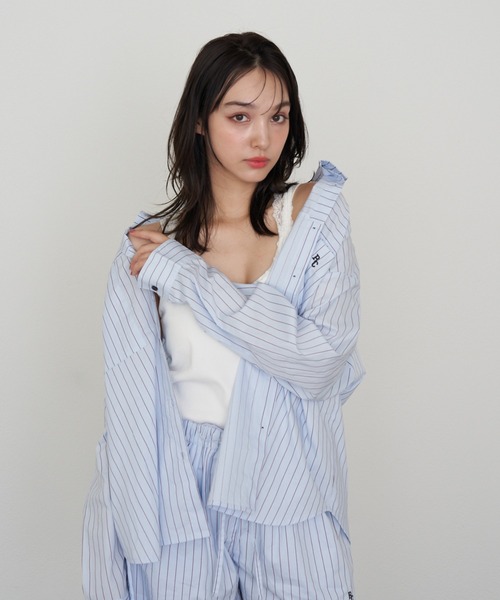 RAY CASSIN(レイカズン)の「【セットアップ対応】胸刺繍ルーズシャツ(シャツ/ブラウス・レディース・アイボリー/ピンク系その他2/ブルー系その他2・FREE)」の4枚目の写真