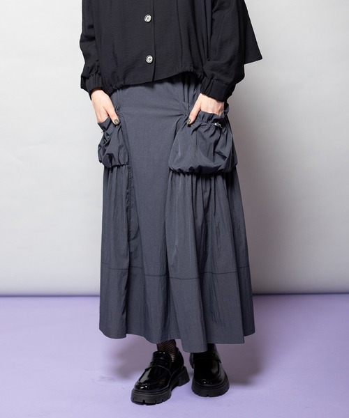 OSMOSIS(オズモーシス)の「ギャザーポケットフレアースカート(スカート・レディース・ダークグレー/ブラック/パープル・ONE SIZE)」の3枚目の写真