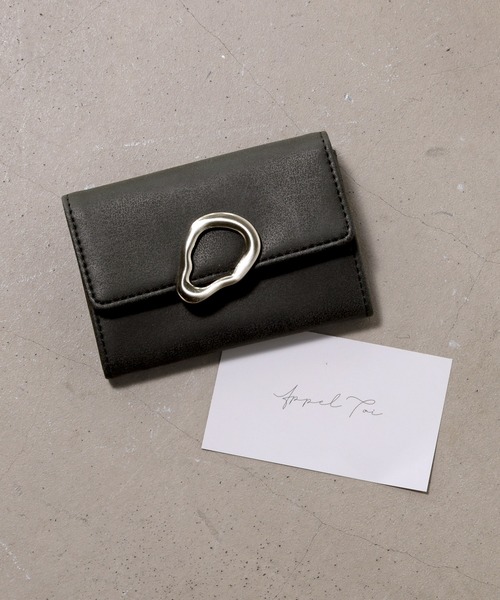 ALTROSE（アルトローズ）の「名刺ケース 名刺入れ マット カードケース スウェード調 アースラ（名刺入れ・レディース・グレー/ブラック/ベージュ・FREE）」の2枚目の写真