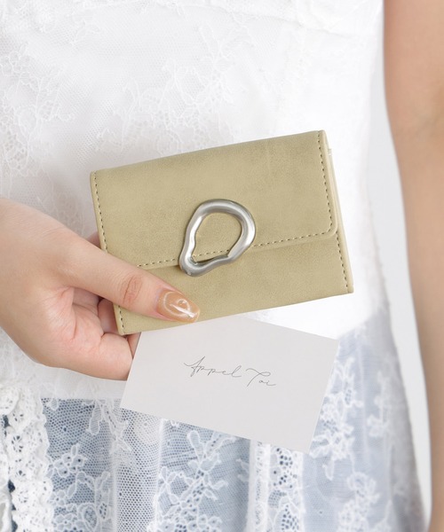 ALTROSE（アルトローズ）の「名刺ケース 名刺入れ マット カードケース スウェード調 アースラ（名刺入れ・レディース・グレー/ブラック/ベージュ・FREE）」の4枚目の写真