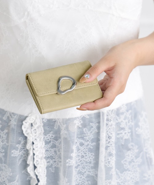 ALTROSE（アルトローズ）の「名刺ケース 名刺入れ マット カードケース スウェード調 アースラ（名刺入れ・レディース・グレー/ブラック/ベージュ・FREE）」の6枚目の写真