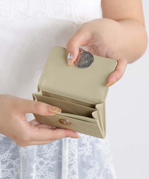 ALTROSE（アルトローズ）の「名刺ケース 名刺入れ マット カードケース スウェード調 アースラ（名刺入れ・レディース・グレー/ブラック/ベージュ・FREE）」の8枚目の写真