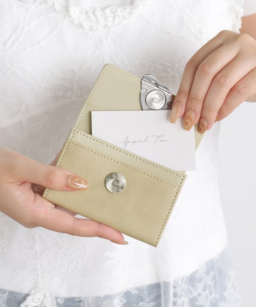 ALTROSE（アルトローズ）の「名刺ケース 名刺入れ マット カードケース スウェード調 アースラ（名刺入れ・レディース・グレー/ブラック/ベージュ・FREE）」の9枚目の写真