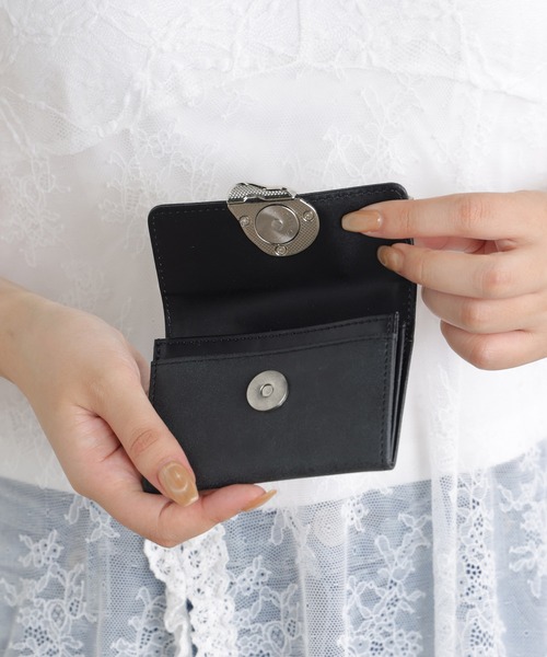 ALTROSE（アルトローズ）の「名刺ケース 名刺入れ マット カードケース スウェード調 アースラ（名刺入れ・レディース・グレー/ブラック/ベージュ・FREE）」の18枚目の写真