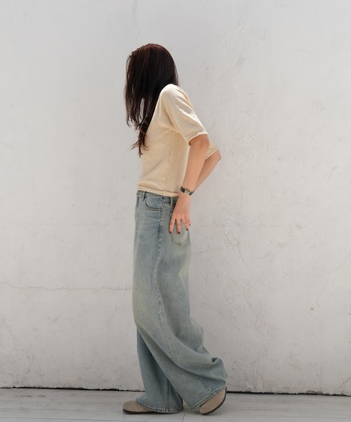 AKTE(アクテ)の「スラブヤーンニットプルオーバー(ニット/セーター・レディース・ベージュ/ネイビー・FREE)」の5枚目の写真