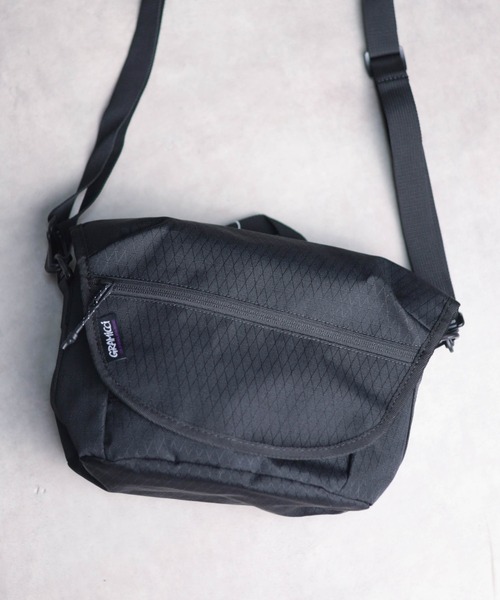 Gramicci(グラミチ)の「/GRAMICCI/MULTI SIDE BAG(ショルダーバッグ・メンズ・ブラック・FREE)」の2枚目の写真