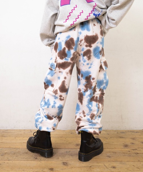 RNA(アールエヌエー)の「R4277 エフェクトダイカーゴスウェットパンツ(その他パンツ・レディース・ピンク/ブルー・MEDIUM)」の4枚目の写真