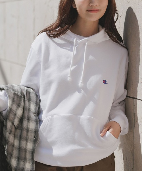 Champion(チャンピオン)の「Champion/チャンピオン HOODED SWEATSHIRT コットン ワンポイントロゴ フーディー 2026秋冬 秋服(パーカー・メンズ・ネイビー/チョコ/ブラック/ホワイト/ライトブラウン/グレー・XL/L/M)」の2枚目の写真