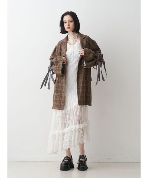 jouetie(ジュエティ)の「ラッフルフリルレースロングワンピース(ワンピース・レディース・オフホワイト/ブラック・MEDIUM)」の11枚目の写真