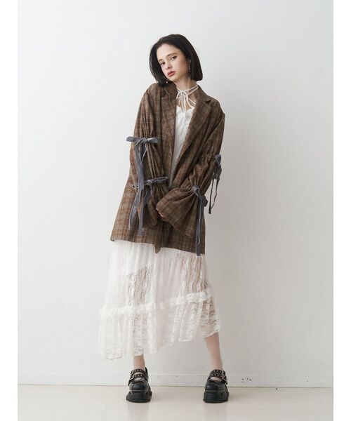 jouetie(ジュエティ)の「ラッフルフリルレースロングワンピース(ワンピース・レディース・オフホワイト/ブラック・MEDIUM)」の12枚目の写真