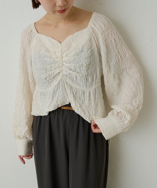 Omekashi（オメカシ）の「ハートネックブラウス（シャツ/ブラウス・レディース・ベージュ/ブラック/オフホワイト・FREE）」の4枚目の写真