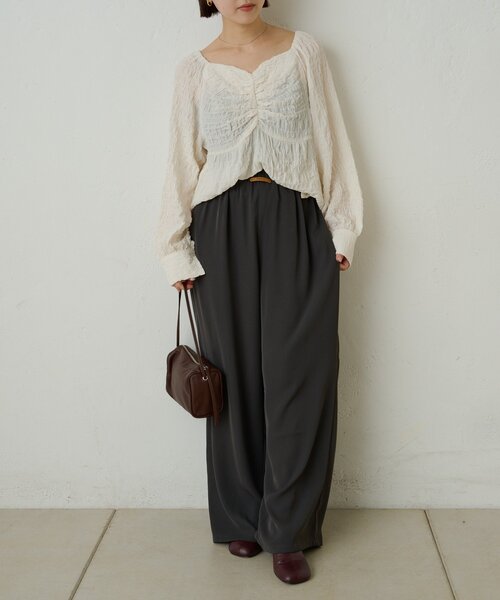 Omekashi（オメカシ）の「ハートネックブラウス（シャツ/ブラウス・レディース・ベージュ/ブラック/オフホワイト・FREE）」の5枚目の写真