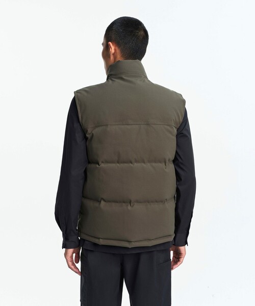 AIGLE(エーグル)の「撥水 スタンドカラージップ キルティングベスト(ダウンベスト・メンズ・モスグリーン・S/M/L/XL)」の21枚目の写真