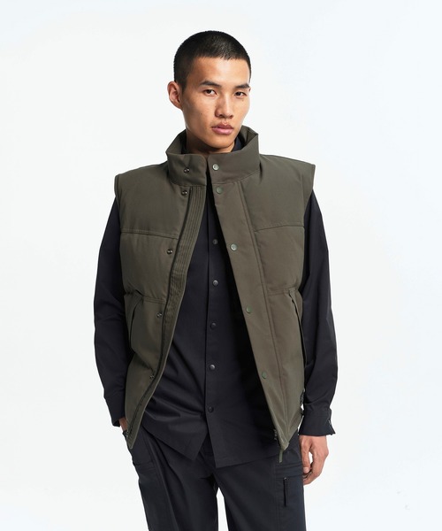 AIGLE(エーグル)の「撥水 スタンドカラージップ キルティングベスト(ダウンベスト・メンズ・モスグリーン・S/M/L/XL)」の4枚目の写真