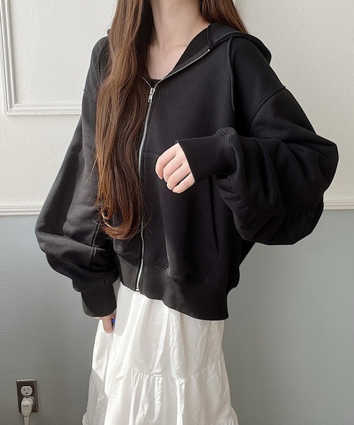 Nana(ナナ)（ナナ）の「ラウンドスリーブZIPパーカー（パーカー・レディース・アッシュグレー/ブラック・FREE）」の9枚目の写真