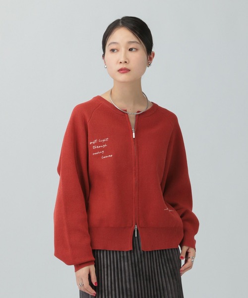 LEPSIM（レプシィム）の「12ゲージ刺繍WZIPカーディガン　589877（カーディガン/ボレロ・レディース・グレー/チャコールグレー/ブラウン/オフホワイト/レッド・FREE）」の5枚目の写真