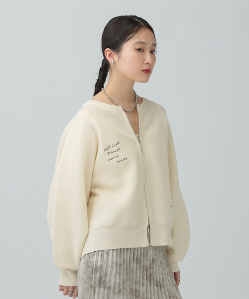 LEPSIM（レプシィム）の「12ゲージ刺繍WZIPカーディガン　589877（カーディガン/ボレロ・レディース・グレー/チャコールグレー/ブラウン/オフホワイト/レッド・FREE）」の8枚目の写真