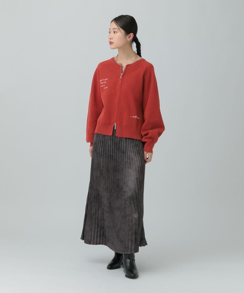 LEPSIM（レプシィム）の「12ゲージ刺繍WZIPカーディガン　589877（カーディガン/ボレロ・レディース・グレー/チャコールグレー/ブラウン/オフホワイト/レッド・FREE）」の6枚目の写真