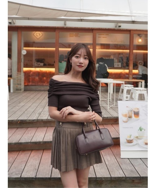 Her lip to(ハーリップトゥー)の「Gathered Rib Knit Top(ニット/セーター・レディース・ボルドー/ブラック/ブラウン系・FREE)」の9枚目の写真