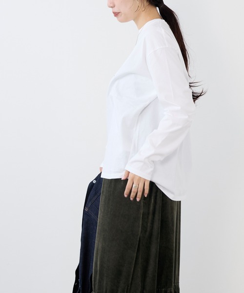 MICA&DEAL(マイカ&ディール)の「"CELIA"ロゴロングTシャツ(Tシャツ/カットソー・レディース・グレイッシュベージュ/グレー/ネイビー・FREE)」の16枚目の写真