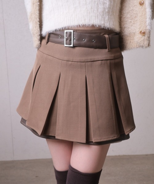 LIPSERVICE（リップサービス）の「レザーレイヤードプリーツショートパンツ（その他パンツ・レディース・ブラック/ブラウン・S/M）」の2枚目の写真