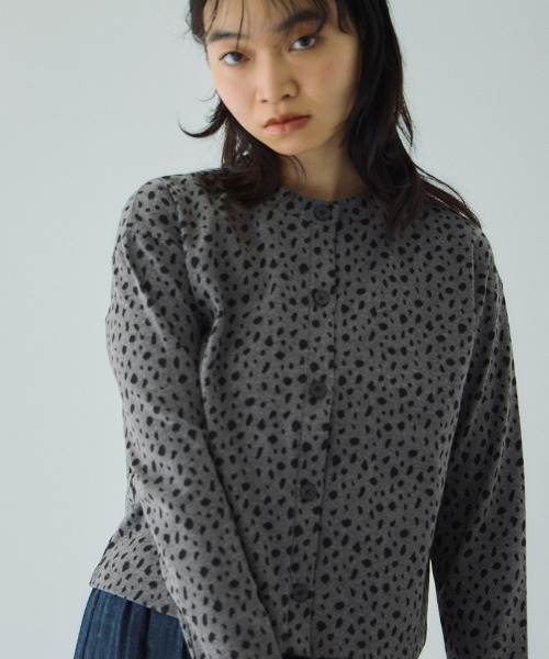 VICKY（ビッキー）の「アニマル柄カーディガン≪手洗い可能≫（カーディガン/ボレロ・レディース・ブラック系その他/グレー系その他/ブラウン系その他/ベージュ系その他・M）」の5枚目の写真