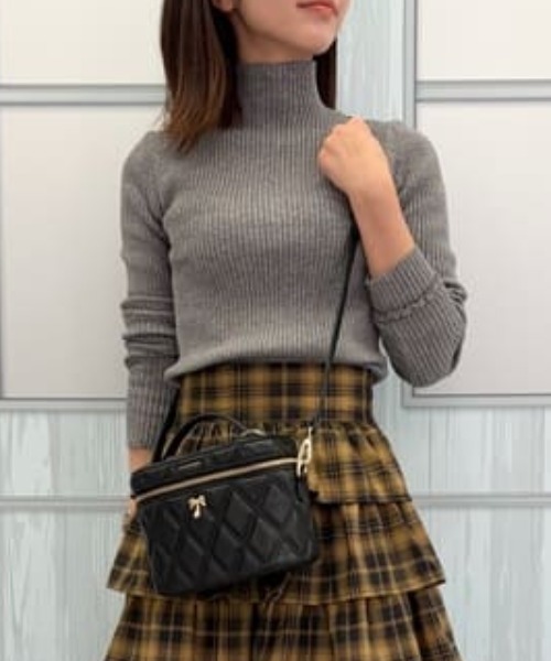 SAMANTHAVEGA（サマンサベガ）の「スウィングリボン バニティバッグ（ショルダーバッグ・レディース・ブラック/ホワイト/ピンク・FREE）」の3枚目の写真