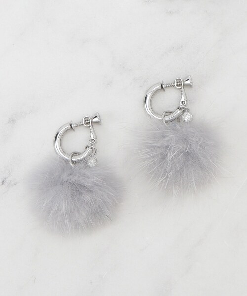 grove（グローブ）の「【3WAY】ファービジューイヤリング（イヤリング・レディース・アイボリー/ライトグレー・00）」の3枚目の写真