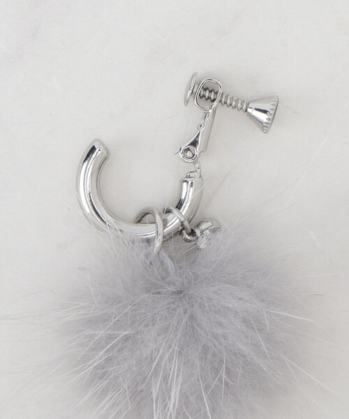 grove（グローブ）の「【3WAY】ファービジューイヤリング（イヤリング・レディース・アイボリー/ライトグレー・00）」の8枚目の写真