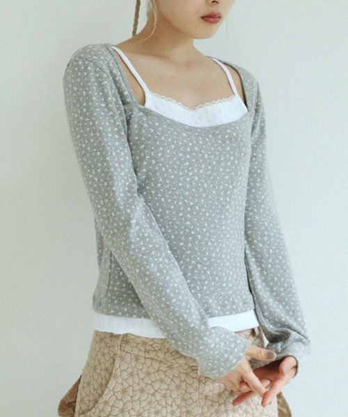 UGLY SHADOW（アグリーシャドウ）の「【Uglyshadow】FLOWER LAYERED T-SHIRT / 【アグリーシャドウ】フラワーレイヤード長袖Ｔシャツ（Tシャツ/カットソー・レディース・ブルー/グレー/アイボリー・ONE SIZE）」の17枚目の写真