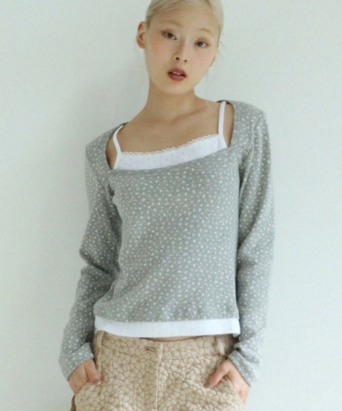 UGLY SHADOW（アグリーシャドウ）の「【Uglyshadow】FLOWER LAYERED T-SHIRT / 【アグリーシャドウ】フラワーレイヤード長袖Ｔシャツ（Tシャツ/カットソー・レディース・ブルー/グレー/アイボリー・ONE SIZE）」の15枚目の写真