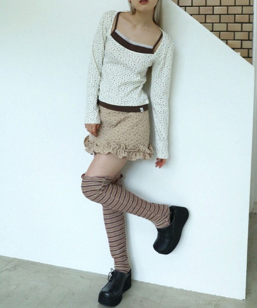 UGLY SHADOW（アグリーシャドウ）の「【Uglyshadow】FLOWER LAYERED T-SHIRT / 【アグリーシャドウ】フラワーレイヤード長袖Ｔシャツ（Tシャツ/カットソー・レディース・ブルー/グレー/アイボリー・ONE SIZE）」の8枚目の写真