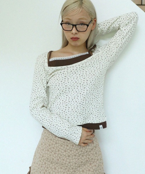 UGLY SHADOW（アグリーシャドウ）の「【Uglyshadow】FLOWER LAYERED T-SHIRT / 【アグリーシャドウ】フラワーレイヤード長袖Ｔシャツ（Tシャツ/カットソー・レディース・ブルー/グレー/アイボリー・ONE SIZE）」の5枚目の写真