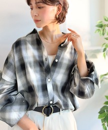 綿100％で仕立てた、大人の贅沢感。チェック柄サイドスリットオーバーサイズシアーシャツ