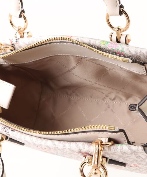 MICHAEL KORS(マイケルコース)の「KYOTO MARILYN クロスボディ スモール - MKシグネチャー(ショルダーバッグ・レディース・ベージュ系その他・FREE)」の4枚目の写真