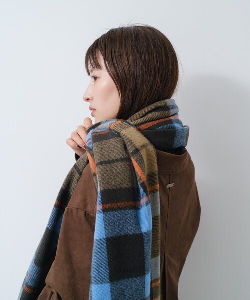 Kastane（カスタネ）の「チェックプレイマフラー（マフラー・レディース・ブラウン/ベージュ・FREE）」の7枚目の写真
