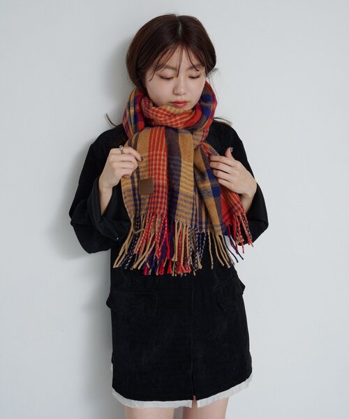 Kastane（カスタネ）の「チェックプレイマフラー（マフラー・レディース・ブラウン/ベージュ・FREE）」の8枚目の写真