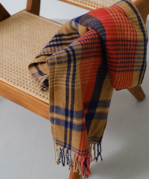 Kastane（カスタネ）の「チェックプレイマフラー（マフラー・レディース・ブラウン/ベージュ・FREE）」の13枚目の写真