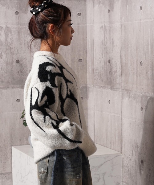 1111clothing(ワンフォークロージング)の「トライバル柄 ルーズ フェザーニット / Tribal Pattern Loose Feather Knit(ニット/セーター・メンズ・ブラック系1/ボルドー/ナチュラル/ブラック系2・M/L)」の14枚目の写真
