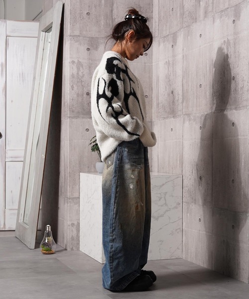 1111clothing(ワンフォークロージング)の「トライバル柄 ルーズ フェザーニット / Tribal Pattern Loose Feather Knit(ニット/セーター・メンズ・ブラック系1/ボルドー/ナチュラル/ブラック系2・M/L)」の15枚目の写真