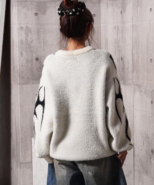 1111clothing(ワンフォークロージング)の「トライバル柄 ルーズ フェザーニット / Tribal Pattern Loose Feather Knit(ニット/セーター・メンズ・ブラック系1/ボルドー/ナチュラル/ブラック系2・M/L)」の16枚目の写真