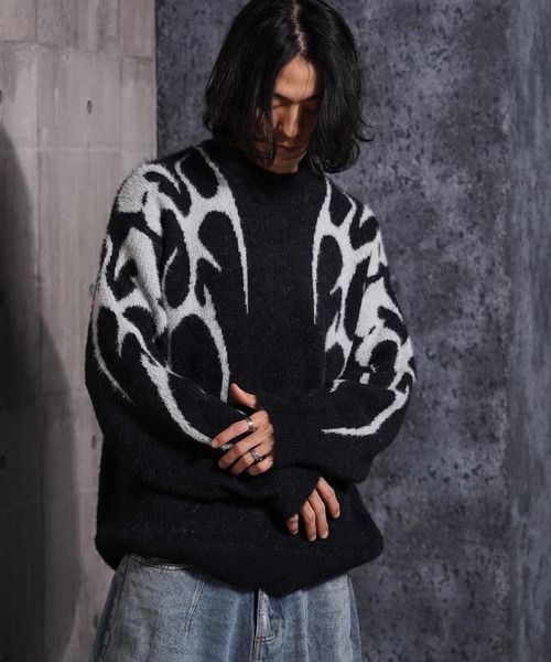 1111clothing(ワンフォークロージング)の「トライバル柄 ルーズ フェザーニット / Tribal Pattern Loose Feather Knit(ニット/セーター・メンズ・ブラック系1/ボルドー/ナチュラル/ブラック系2・M/L)」の5枚目の写真