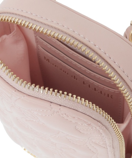 Maison de FLEUR（メゾンドフルール）の「リボンキルティングスマホポシェット（ショルダーバッグ・レディース・ピンク/ブラック・FREE）」の6枚目の写真