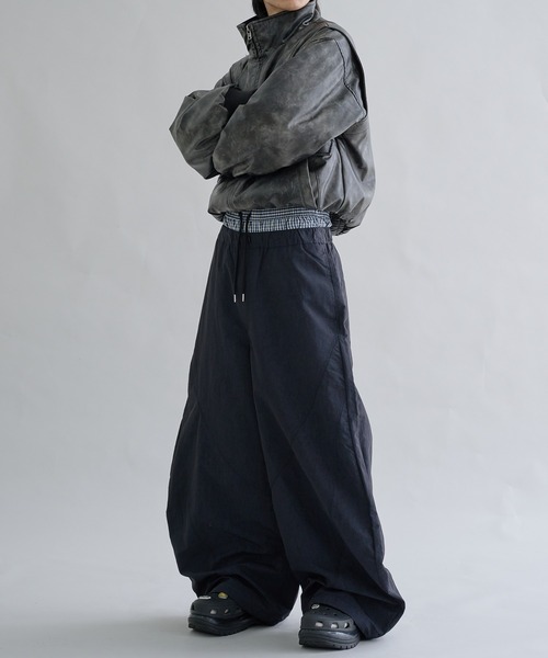 EPNK（イーピーエヌケー）の「Layered  Nylon Curve  Pants / レイヤードナイロンカーブパンツ（その他パンツ・メンズ・ブラック/グレー・SMALL/MEDIUM/LARGE）」の7枚目の写真