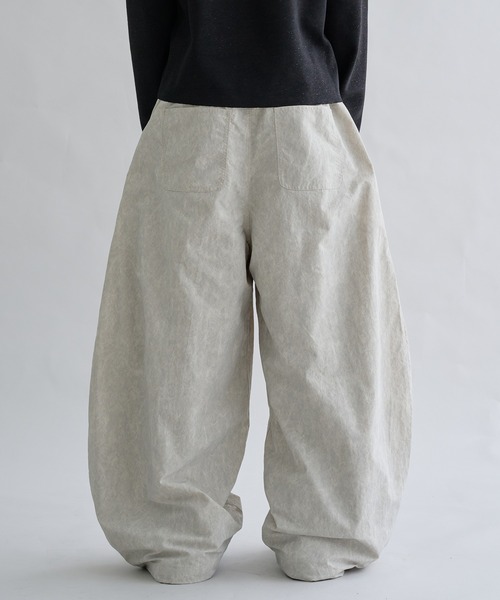 EPNK（イーピーエヌケー）の「Layered  Nylon Curve  Pants / レイヤードナイロンカーブパンツ（その他パンツ・メンズ・ブラック/グレー・SMALL/MEDIUM/LARGE）」の11枚目の写真