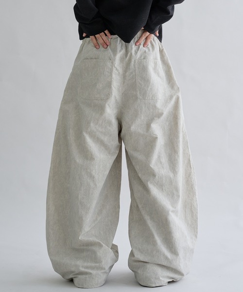 EPNK（イーピーエヌケー）の「Layered  Nylon Curve  Pants / レイヤードナイロンカーブパンツ（その他パンツ・メンズ・ブラック/グレー・SMALL/MEDIUM/LARGE）」の12枚目の写真