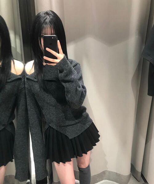 Miseki SEOUL(ミセキソウル)の「Side button knit CHARCOAL(ニット/セーター・レディース・その他・OS)」の8枚目の写真