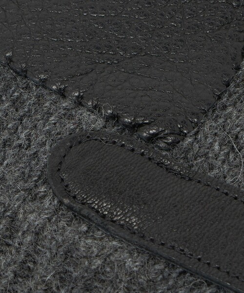 green label relaxing(グリーンレーベルリラクシング)の「ミトン ベルト グローブ -タッチパネル対応-(手袋・メンズ・ダークオレンジ/グレー系/ブラック・FREE)」の14枚目の写真