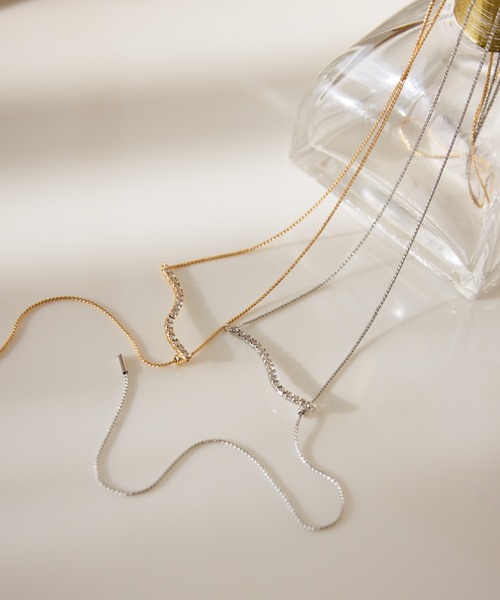 ROPE' PICNIC（ロペピクニック）の「ガラスカーブラインY字ネックレス（ネックレス・レディース・ゴールド/シルバー・FREE）」の3枚目の写真